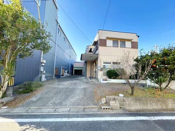 外観・１階は事務所、２階は居宅として使用可能 4LDKの物件です。物件の詳細・ご相談は三井のリハウス刈谷センターまで、お気軽にお問い合わせください。