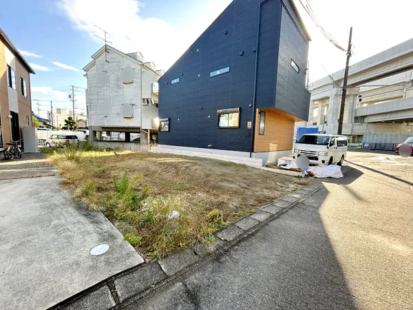 建築条件付き売地でないため、お好きなハウスメーカー・工務店にて建築できます