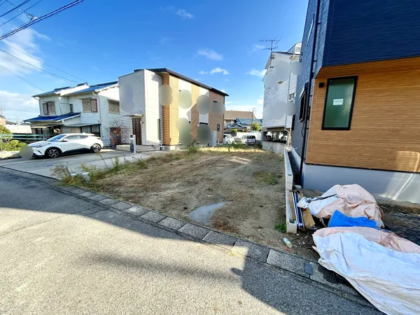 道路との段差ゼロで快適なアプローチ