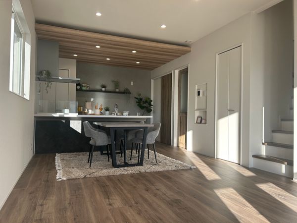 西尾市一色町一色東荒子 3号棟 リビング リビング