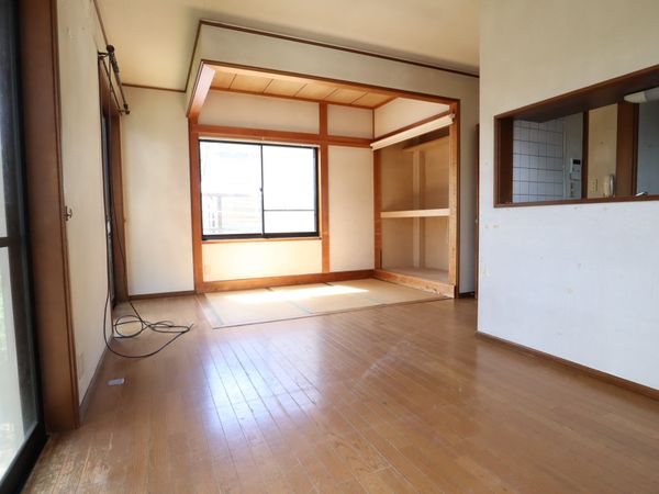 安城市里町三丁目 戸建 リビング