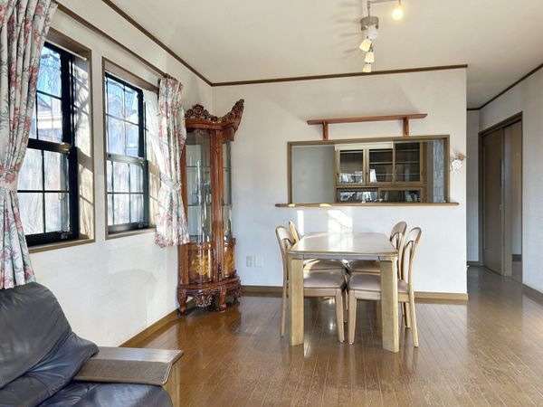 安城市古井町三ツ塚 戸建 リビング