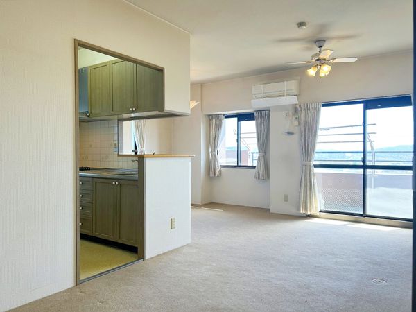 グローリアス安城和泉町 リビング グローリアス安城和泉町 リビング