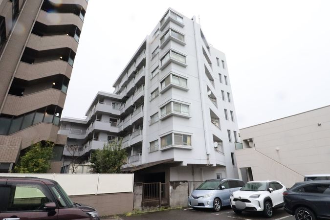 マンション中央 外観 マンション中央 外観