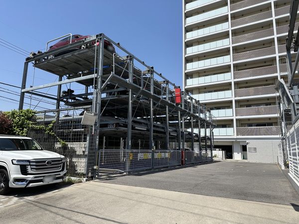 ゼルクタワー西尾 駐車場