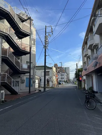 前面道路含む外観