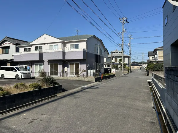 前面道路を含む駐外観