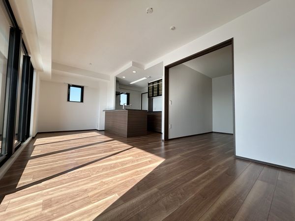 ユニハイム阿倍野松崎町レジデンス リビングダイニング