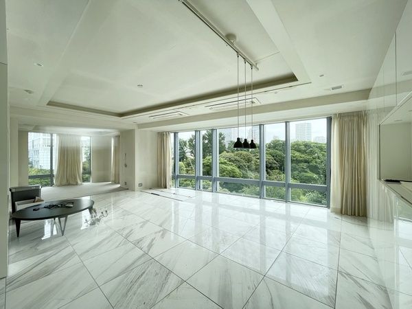 パークマンション三田綱町ザフォレスト リビング　