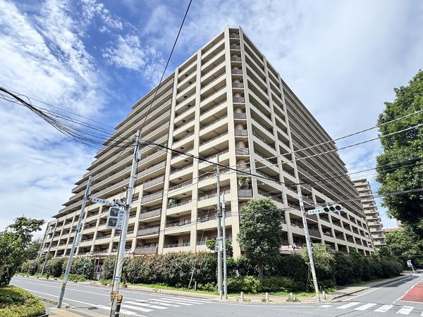 ルネ・アイクレール 外観