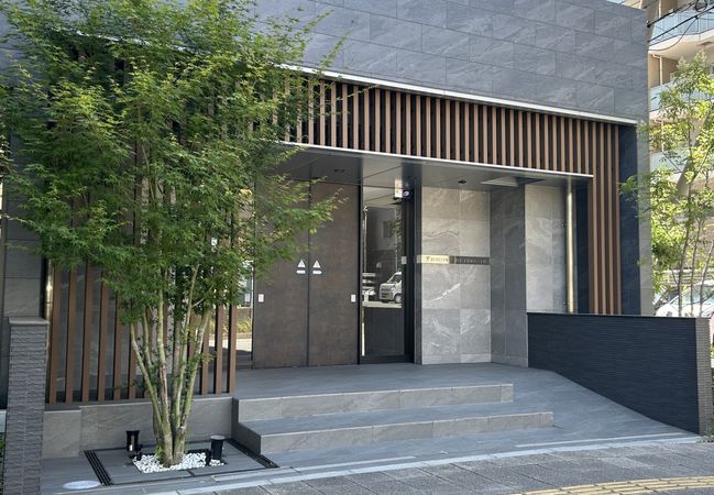 エクセレントシティ千葉弁天一丁目 スロープと階段が利用できます