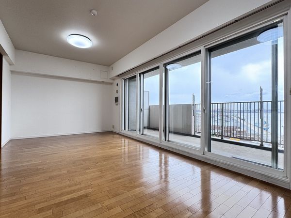 ハーバーレジデンス リビング・ダイニング（約14.0帖）