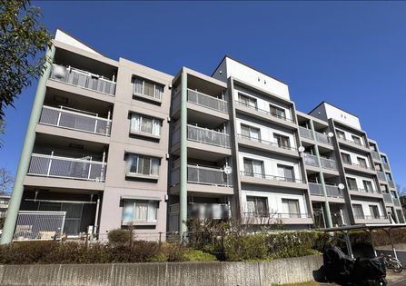 青葉の森公園通り四号棟 建物外観