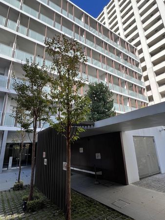 ローレルアイ白金 庭