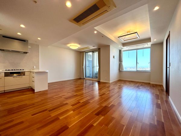 高輪ザ・レジデンス リビング※カーテンと照明は性能保証除外です