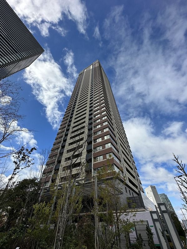 ローレルタワーサンクタス梅田 外観