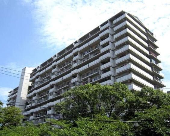 ベル・パークシティ E棟 建物外観