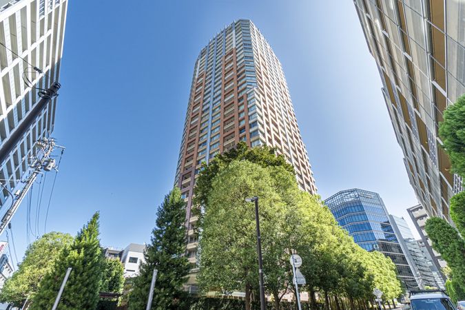 青山パークタワー 外観