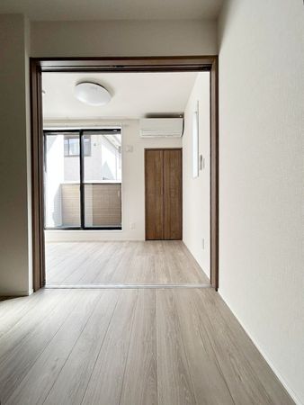 洋室・ダイニングキッチン