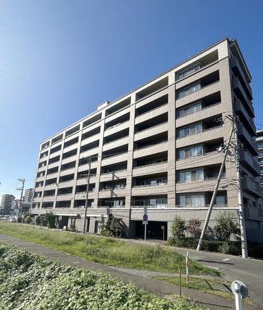 サーパス小鶴新田駅前 外観（南側バルコニー）