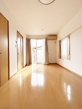 輝山 1階リビング・ダイニングルーム