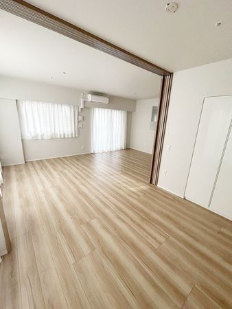 シエリア仙台定禅寺通 リビング・ダイニングルーム、洋室