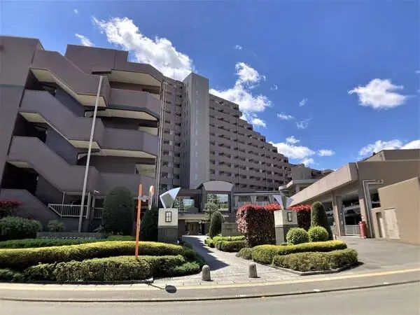 グランマークスクエア仙台長町 外観（セントラルゲートから撮影）