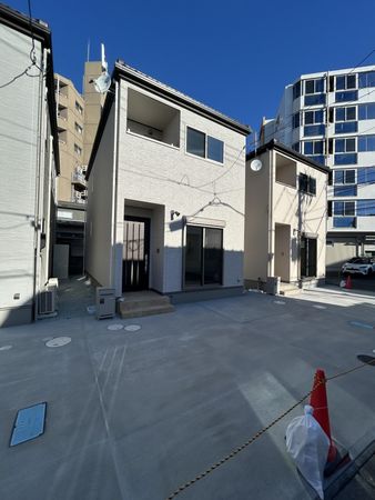 Es  Town イーズタウン B棟 外観