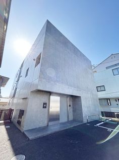 DECOLLO ＤＥＣＯＬＬＯ（読み de·còl·lo）建物（東面・北面）