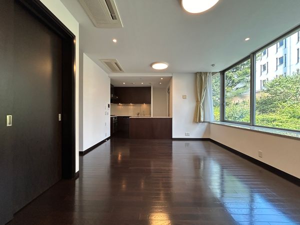パークコート四番町 約14.5帖のリビングダイニング
