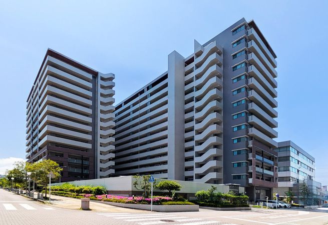 アンピール姪浜駅南 外観