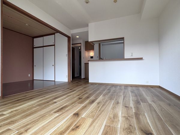 日神パレステージ海浜幕張 LD（約9.4帖）