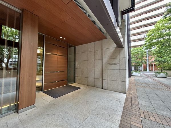 CAPITAL GATE PLACE ザ・レジデンス レジデンス棟エントランス