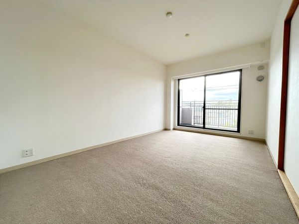 横浜山手パークホームズ 約10.1帖のリビングダイニング