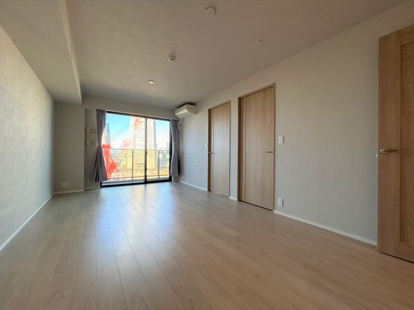 ザ・タワー横浜北仲 約12.3帖のリビング