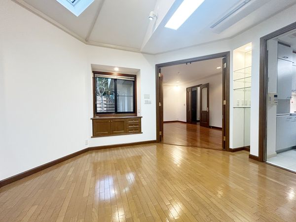 成城7丁目戸建 リビング