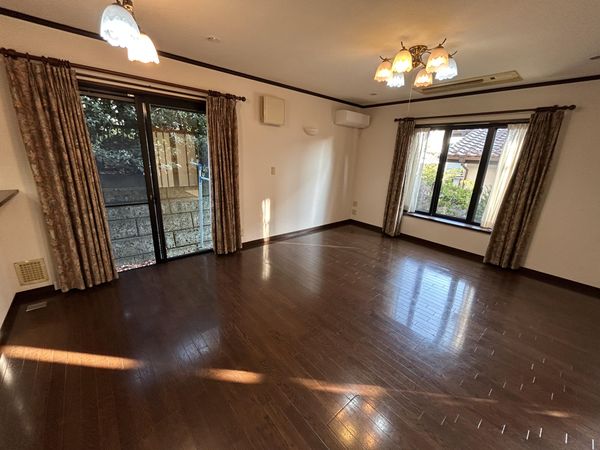 王禅寺西1丁目戸建 LD（約13.0帖）