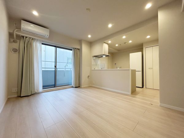 東急ドエルアルス中野 LDK（約11.8帖）