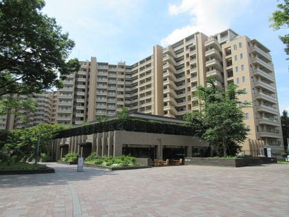 桜上水ガーデンズD棟 外観