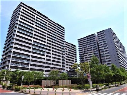 東京フロンティアシティ パーク&パークス 建物外観