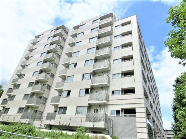 マスターアリーナ新百合ヶ丘 建物外観