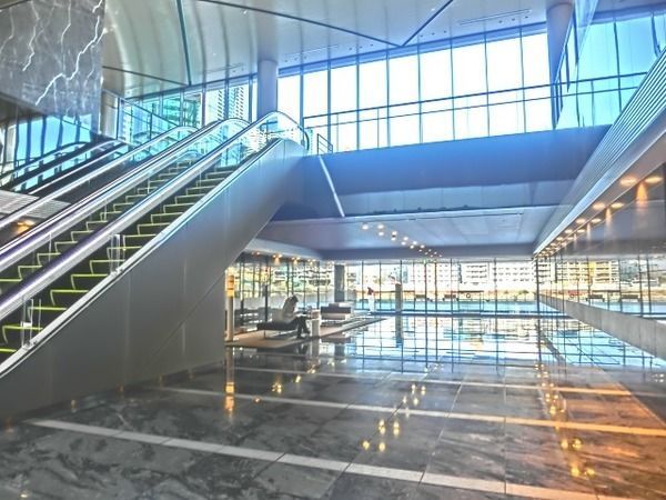 DEUX TOURS WEST グランドエントランスホール