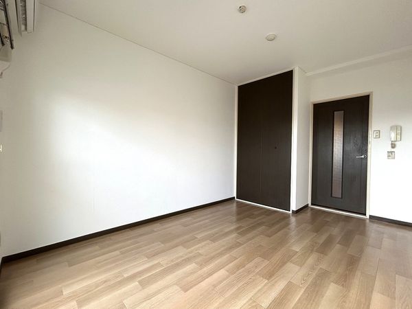 プライム出島 洋室（約6.5帖）