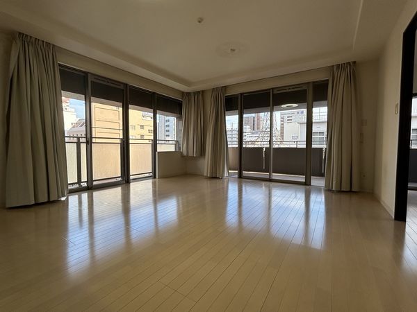 ロイヤルガーデン岡山駅前壱番館 リビング/居室