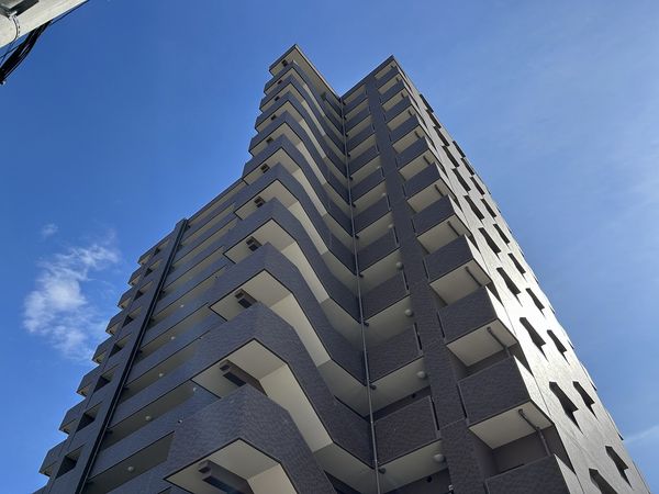 アルファライフ岡大医学部前 外観写真