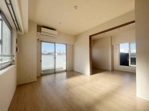 ブランズ渋谷神山町 LD約11.1帖（床暖房・エアコン付）