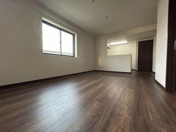 クレア岡本 リビング/居室