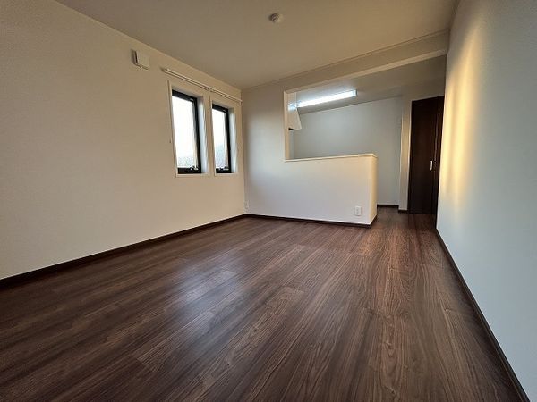 クレア岡本 リビング/居室