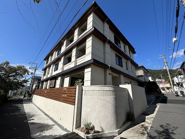 クレア岡本 外観