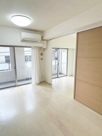 TーSTYLIA 約12.3帖のLDK　エアコン・床暖房付き　照明器具は性能保証外となります